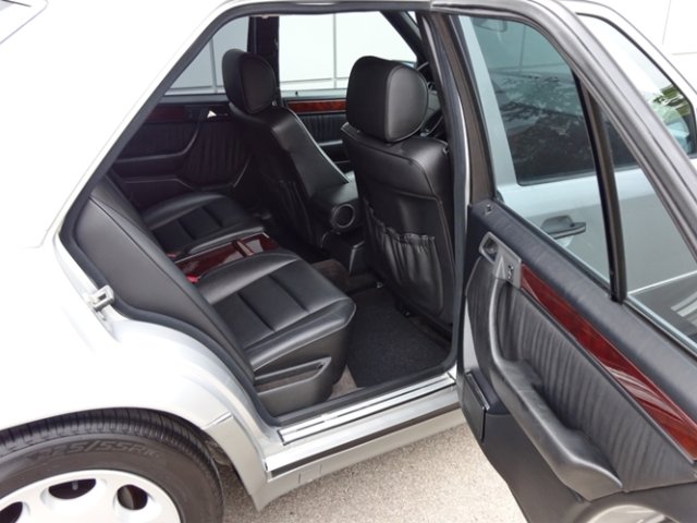 MERCEDES-BENZ E 500