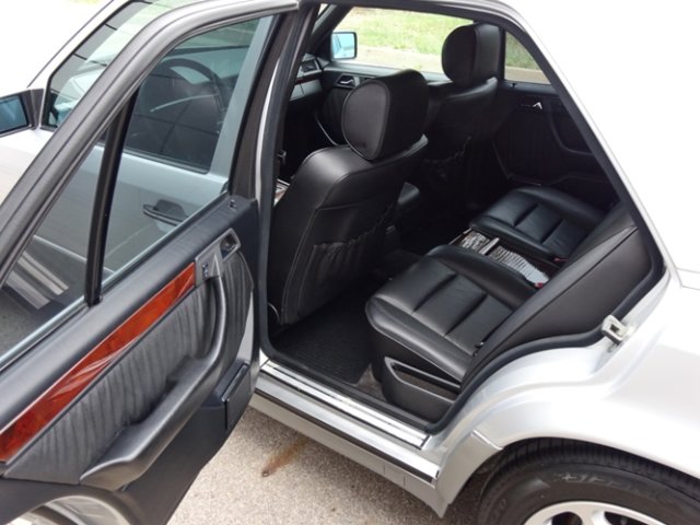 MERCEDES-BENZ E 500