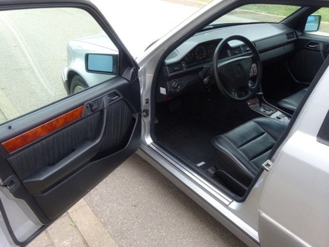 MERCEDES-BENZ E 500