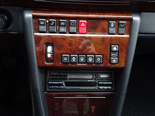 MERCEDES-BENZ E 500