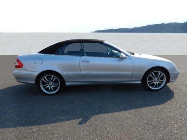 Mercedes-BenzCLK 320