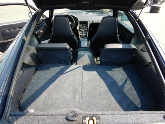 PORSCHE 928