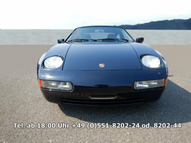 PORSCHE 928
