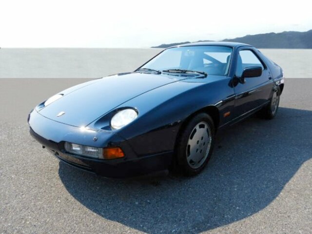 PORSCHE 928