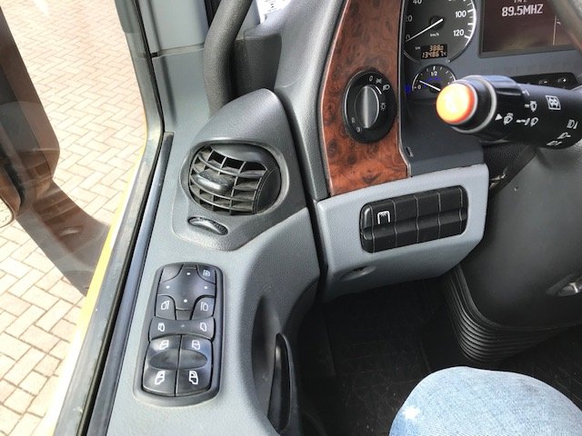 DAIMLER-BENZ Actros