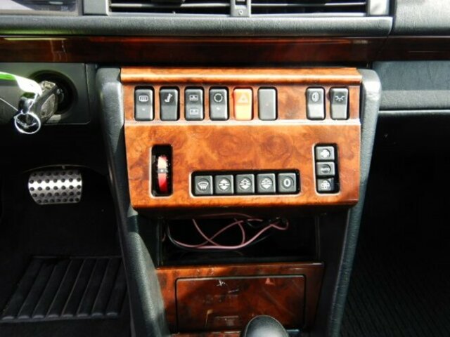 MERCEDES-BENZ E 500
