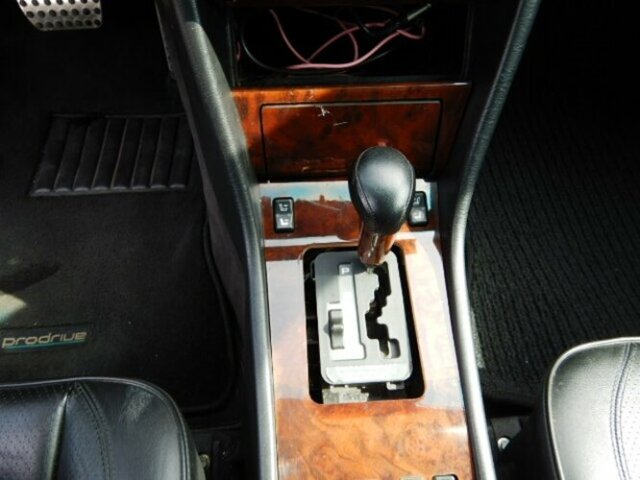 MERCEDES-BENZ E 500