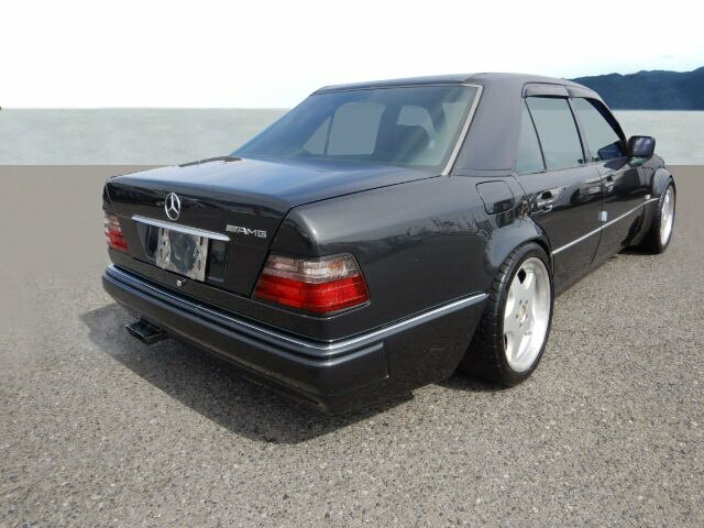 MERCEDES-BENZ E 500