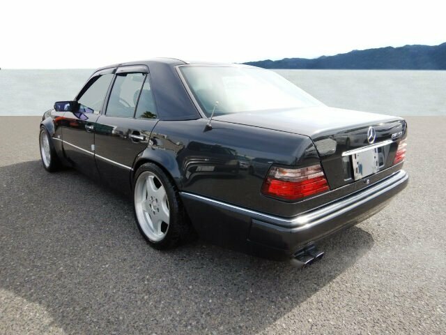 MERCEDES-BENZ E 500
