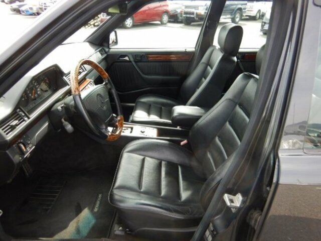 MERCEDES-BENZ E 500
