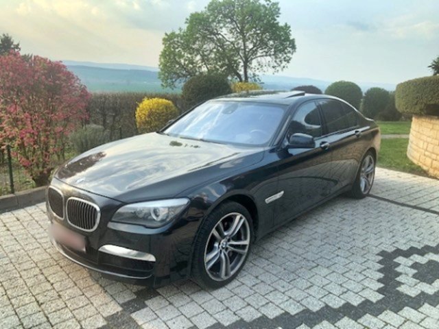 BMW760i