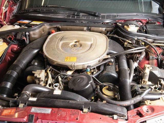 MERCEDES-BENZ 560