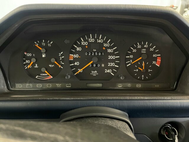 MERCEDES-BENZ 300