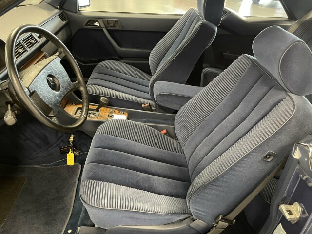 MERCEDES-BENZ 300