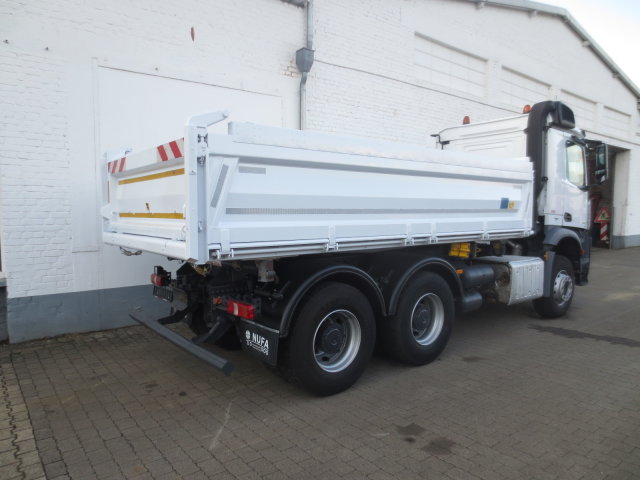 DAIMLER-BENZ Arocs