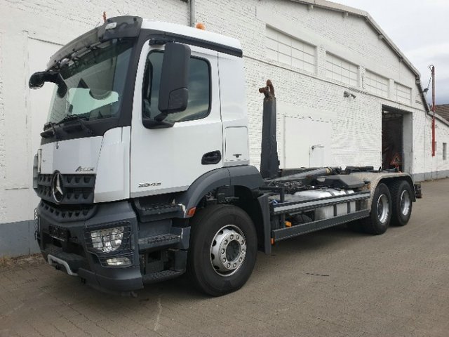 Mercedes-BenzArocs