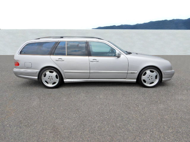 Mercedes-BenzE 55 AMG