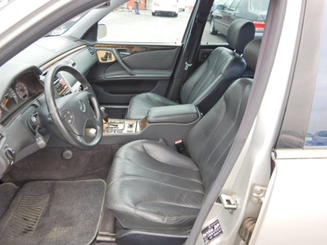 MERCEDES-BENZ E 55 AMG