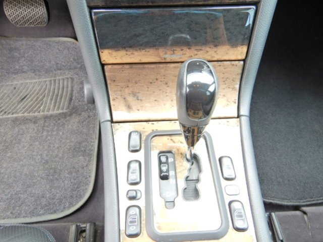 MERCEDES-BENZ E 55 AMG