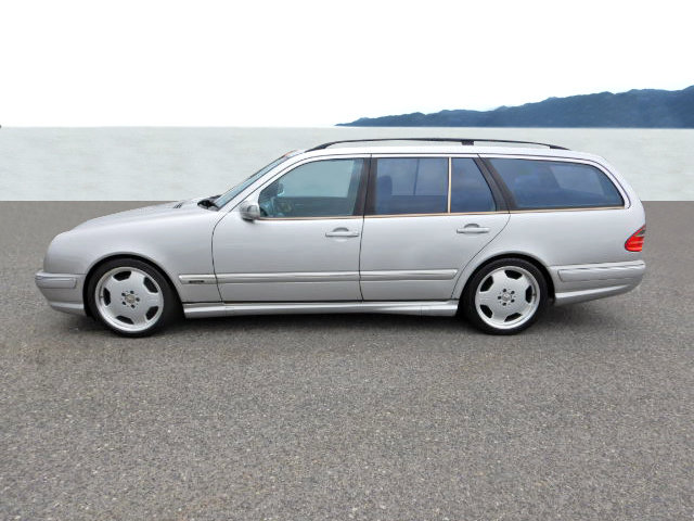 MERCEDES-BENZ E 55 AMG