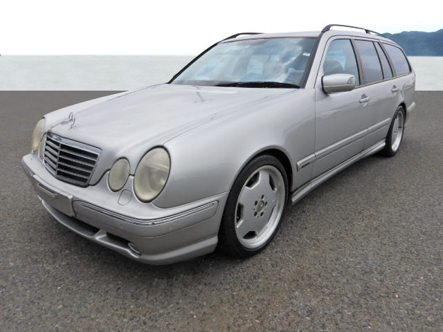 MERCEDES-BENZ E 55 AMG