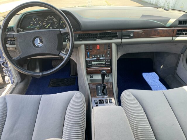 MERCEDES-BENZ 560