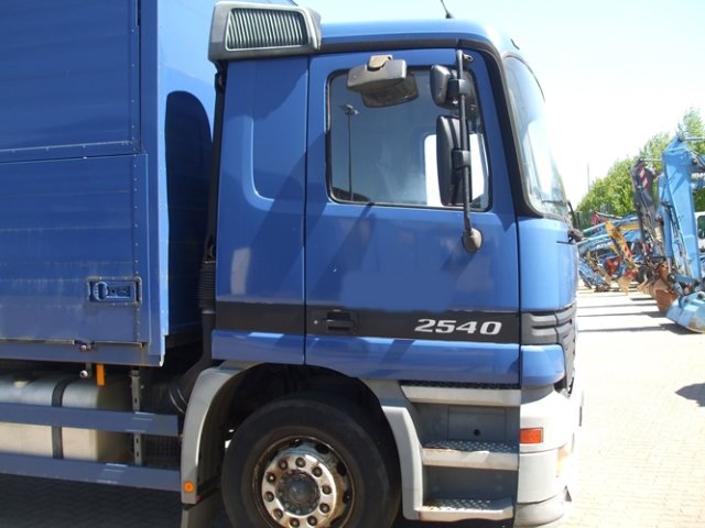 Mercedes-BenzActros