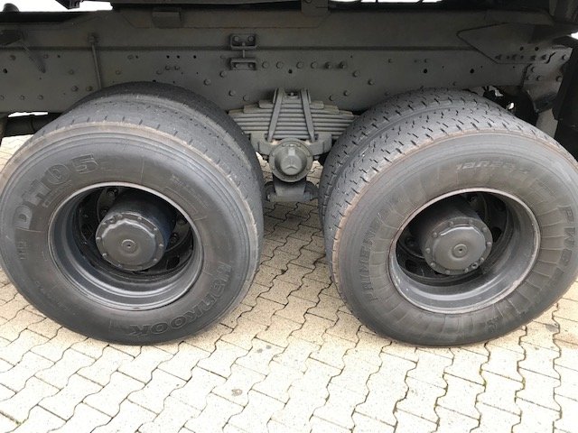 DAIMLER-BENZ -