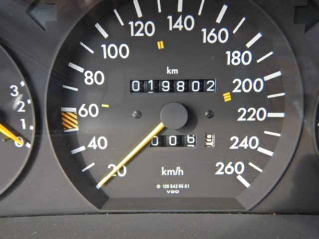 MERCEDES-BENZ 560