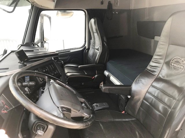 VOLVO (S) FH