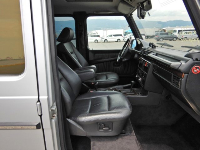 MERCEDES-BENZ G 320