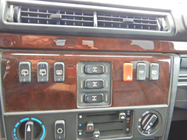 MERCEDES-BENZ G 320