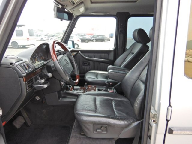 MERCEDES-BENZ G 320