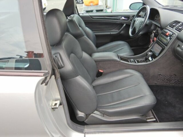 MERCEDES-BENZ CLK 320