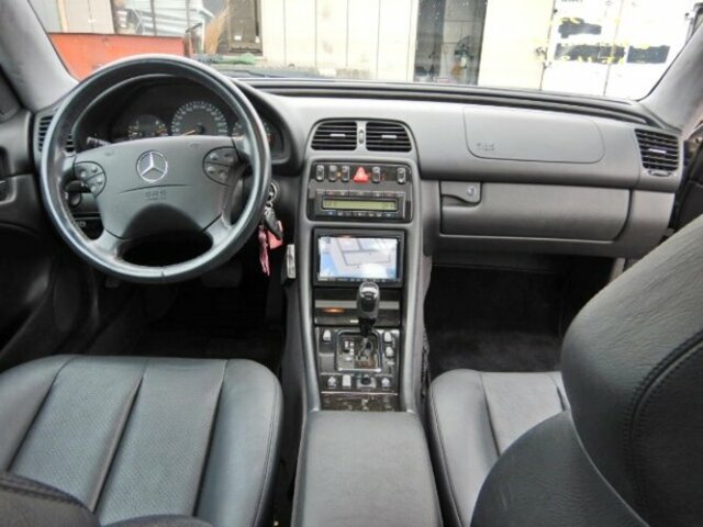 MERCEDES-BENZ CLK 320