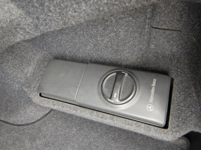 MERCEDES-BENZ CLK 320