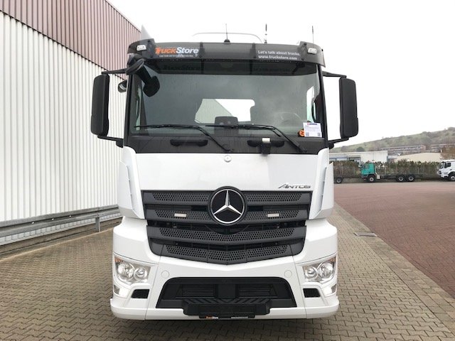 DAIMLER-BENZ -