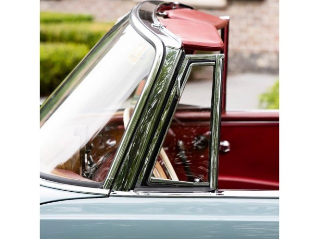 MERCEDES-BENZ 220