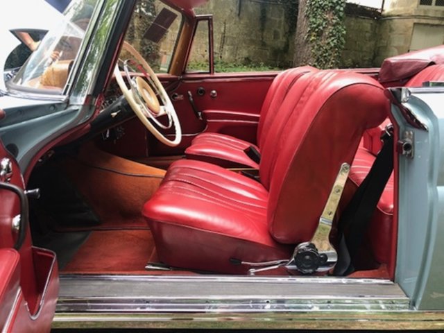 MERCEDES-BENZ 220