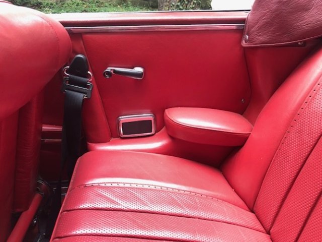 MERCEDES-BENZ 220