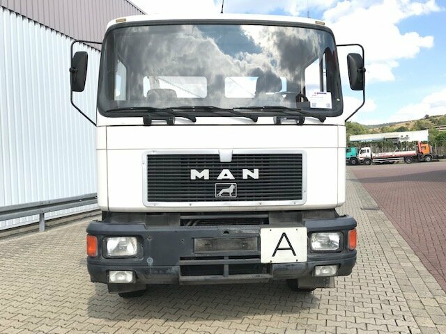 MAN F90