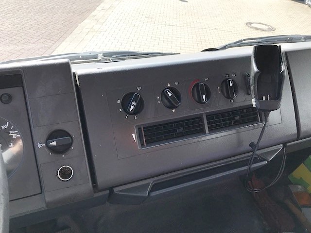 DAIMLER-BENZ -