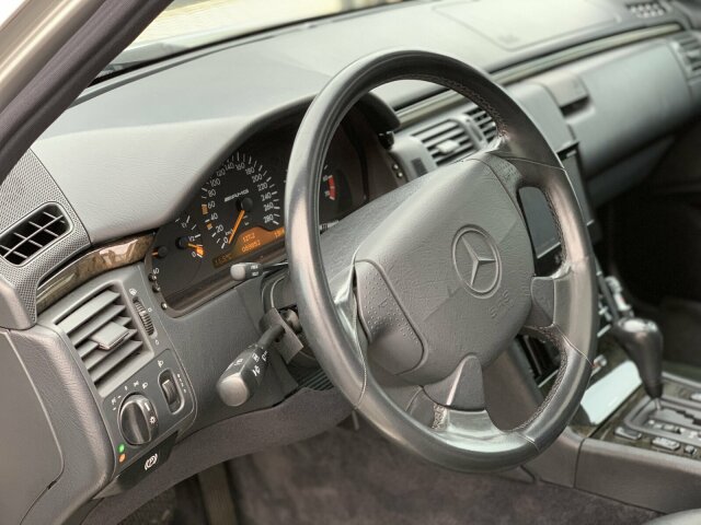 MERCEDES-BENZ E 50