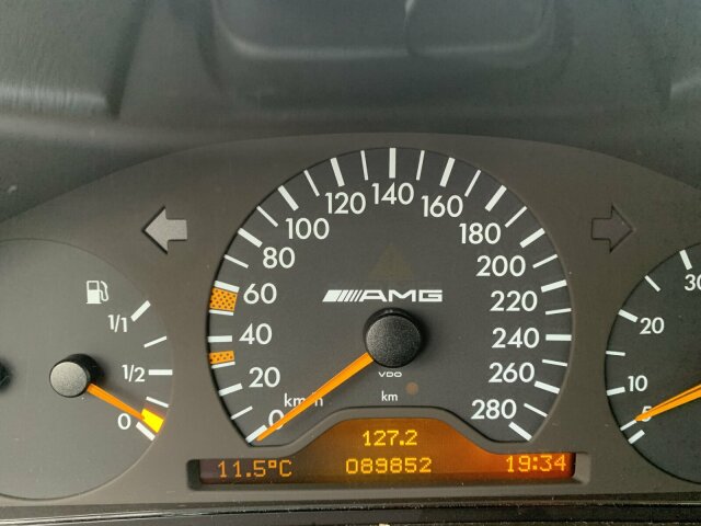 MERCEDES-BENZ E 50