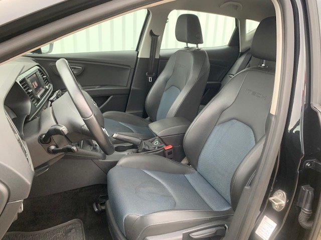 SEAT (E) Leon