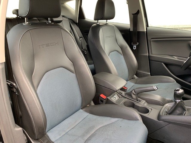 SEAT (E) Leon