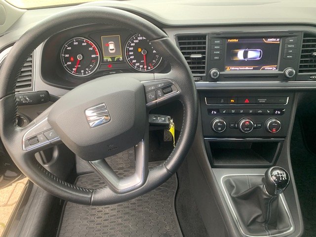 SEAT (E) Leon
