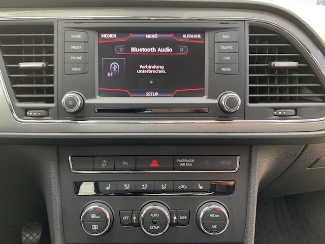 SEAT (E) Leon