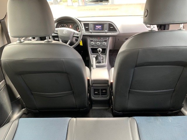 SEAT (E) Leon