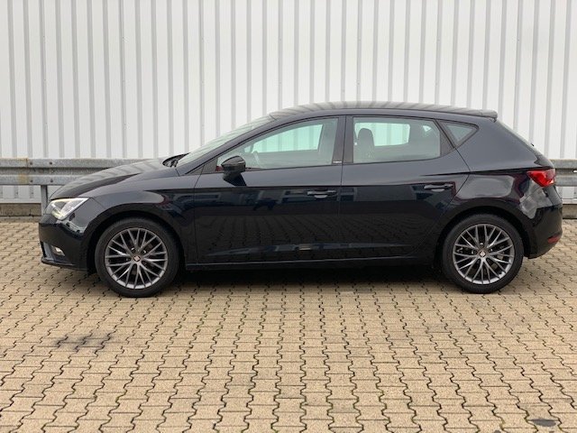 SEAT (E) Leon